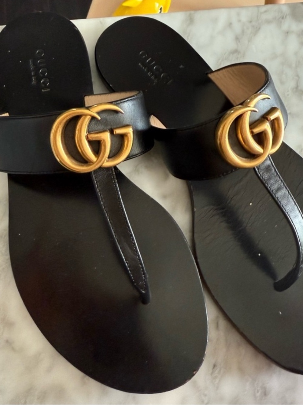 Gucci Black Leather Thong Sandals with Gold Double G